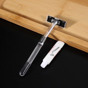 H3  Hotel Shaving Kit